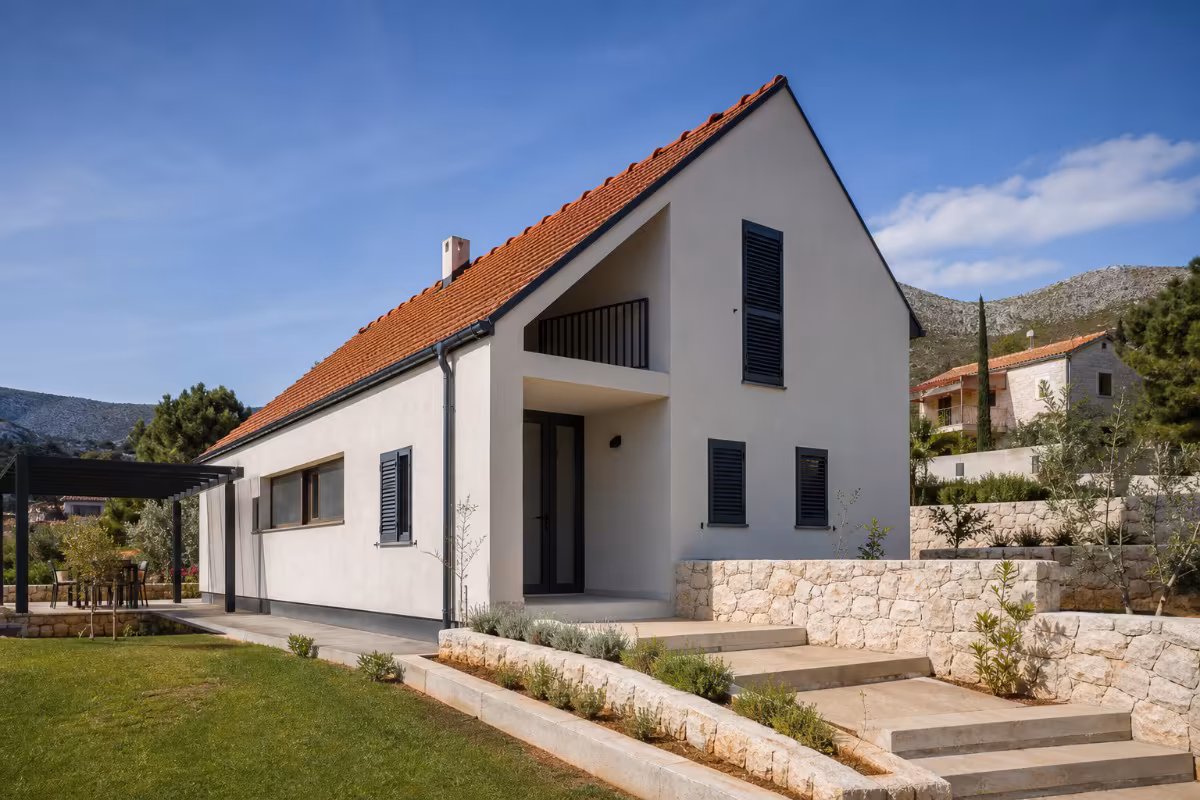 Pregled različitih oblika krova na modernim kućama u hrvatskom krajoliku